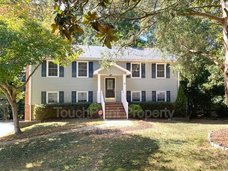Charming 2 Story home located in the Country Place Subdivision in Matthews NC! property image