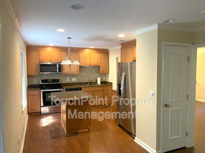 Charming 2 Story home located in the Country Place Subdivision in Matthews NC! property image
