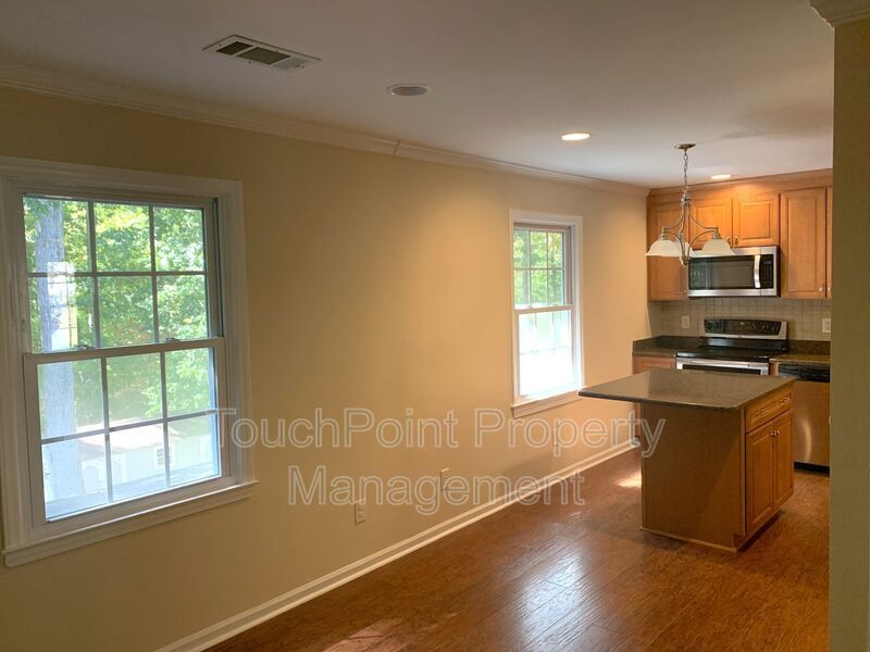 Charming 2 Story home located in the Country Place Subdivision in Matthews NC! property image