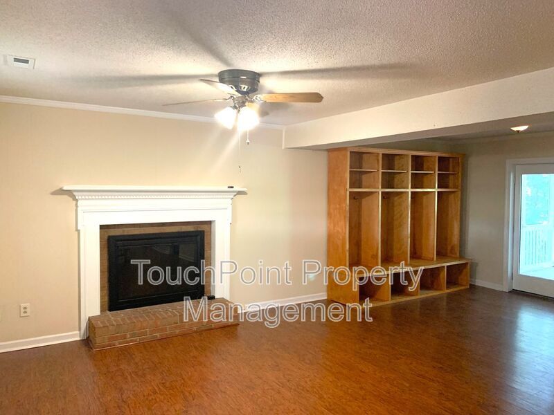 Charming 2 Story home located in the Country Place Subdivision in Matthews NC! property image