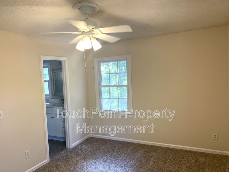 Charming 2 Story home located in the Country Place Subdivision in Matthews NC! property image