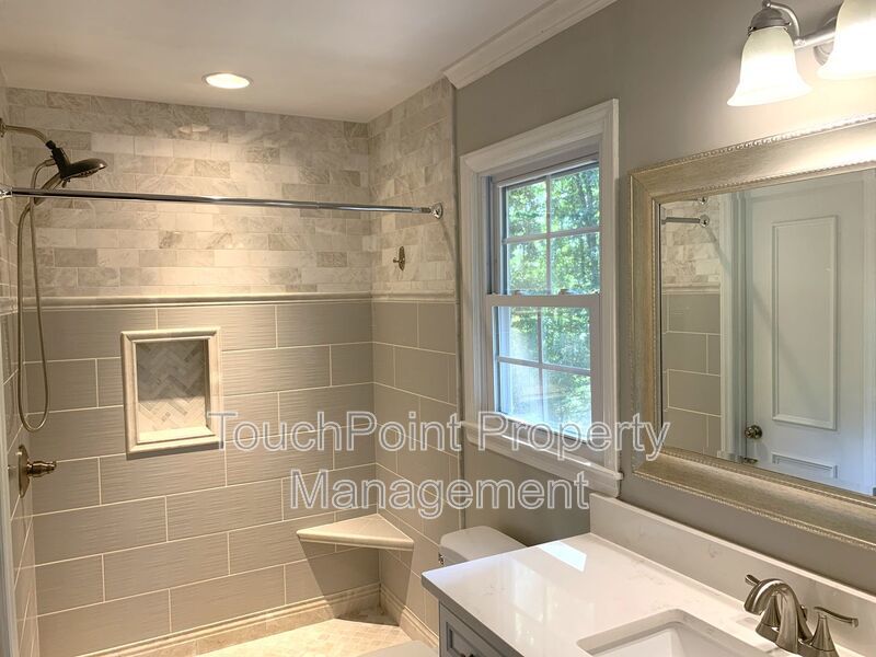 Charming 2 Story home located in the Country Place Subdivision in Matthews NC! property image