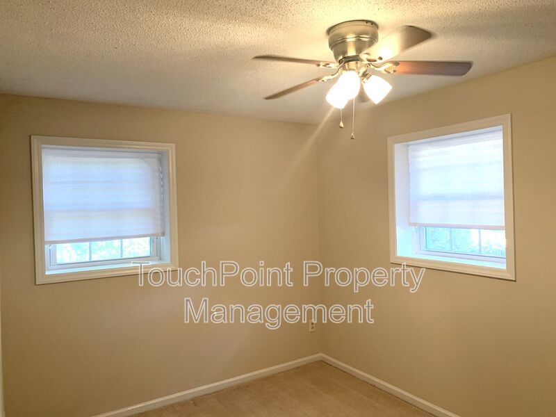 Charming 2 Story home located in the Country Place Subdivision in Matthews NC! property image