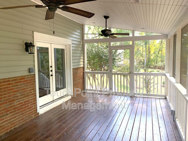 Charming 2 Story home located in the Country Place Subdivision in Matthews NC! property image
