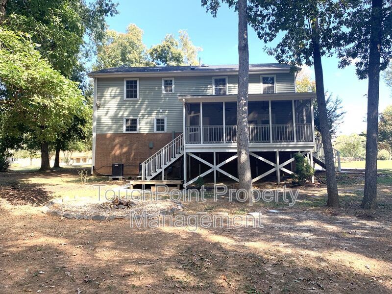 Charming 2 Story home located in the Country Place Subdivision in Matthews NC! property image