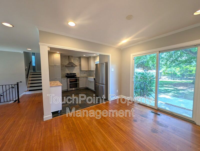Charming split level home located in the Spring Valley Community in the South Park area of Charlotte! property image