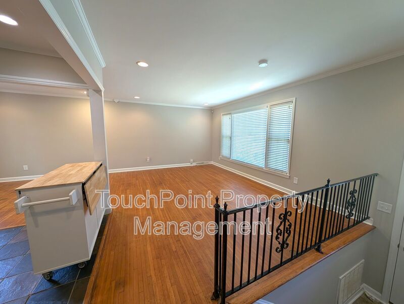 Charming split level home located in the Spring Valley Community in the South Park area of Charlotte! property image