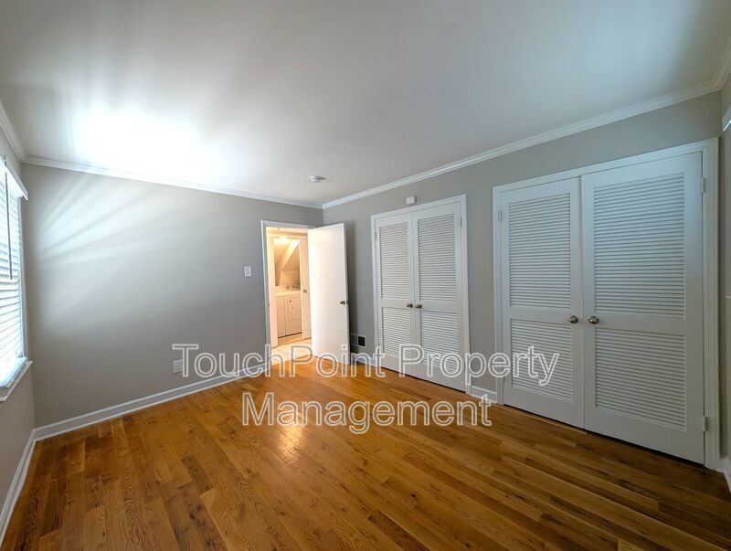 Charming split level home located in the Spring Valley Community in the South Park area of Charlotte! property image