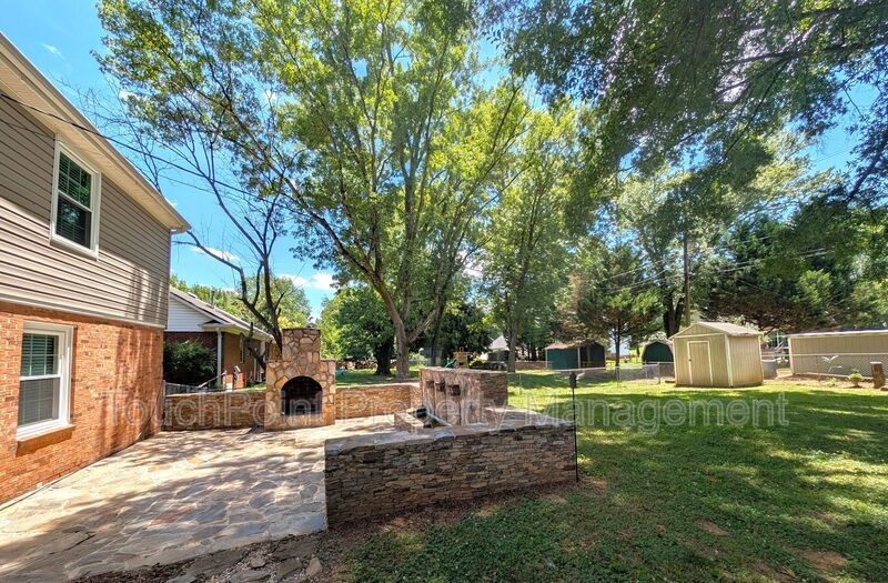 Charming split level home located in the Spring Valley Community in the South Park area of Charlotte! property image