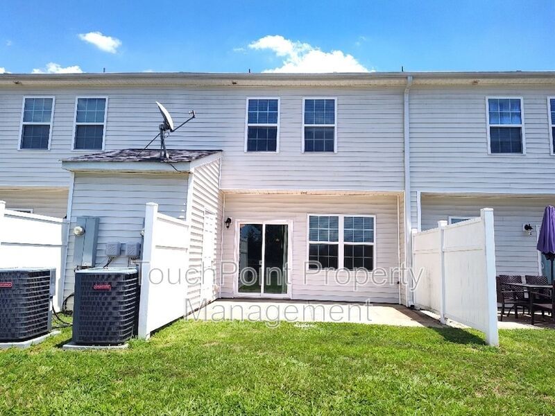 Charming Townhome located in the Settlers Landing Community in Concord NC! property image