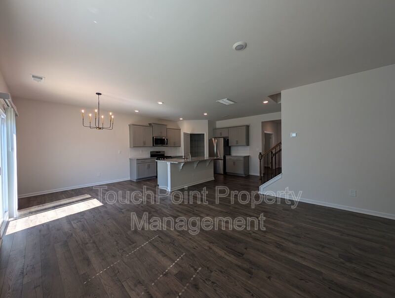 Spacious 2 story, 5 bedroom, 3 bath Home located in Secrest Commons Community! property image