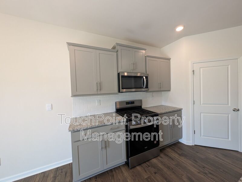 Spacious 2 story, 5 bedroom, 3 bath Home located in Secrest Commons Community! property image