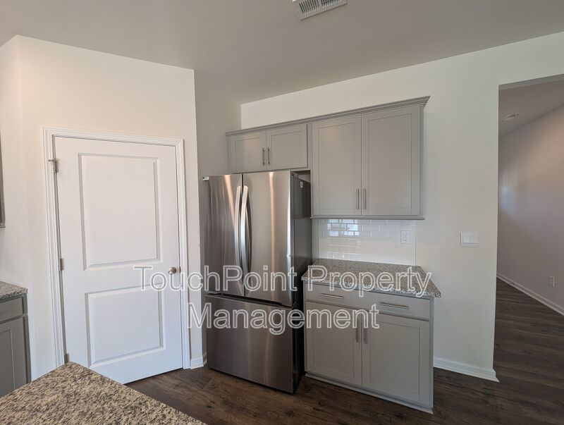 Spacious 2 story, 5 bedroom, 3 bath Home located in Secrest Commons Community! property image