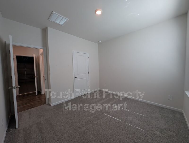 Spacious 2 story, 5 bedroom, 3 bath Home located in Secrest Commons Community! property image
