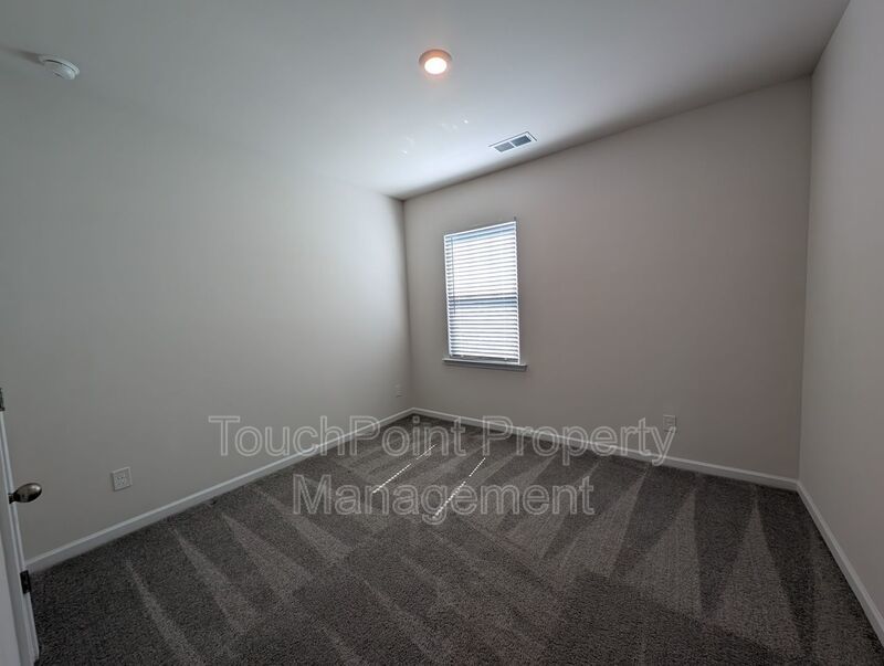 Spacious 2 story, 5 bedroom, 3 bath Home located in Secrest Commons Community! property image