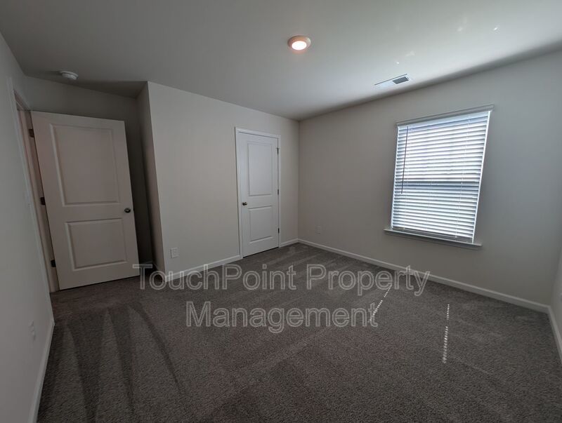 Spacious 2 story, 5 bedroom, 3 bath Home located in Secrest Commons Community! property image