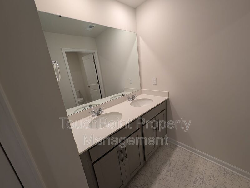 Spacious 2 story, 5 bedroom, 3 bath Home located in Secrest Commons Community! property image