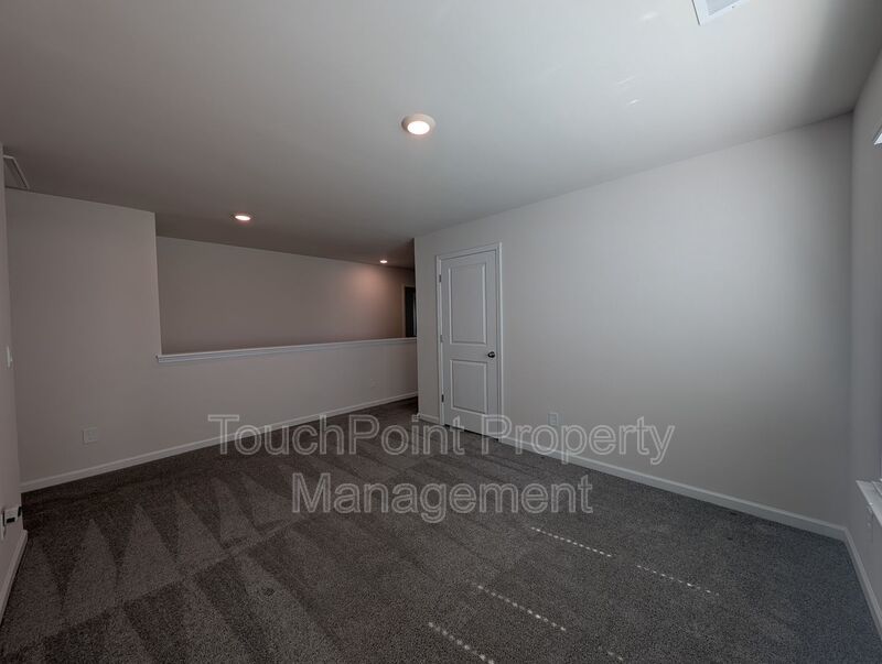 Spacious 2 story, 5 bedroom, 3 bath Home located in Secrest Commons Community! property image