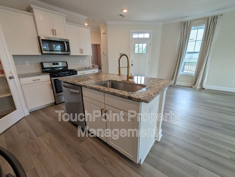 Modern Corner Lot Townhome located in the Ivy Ridge Community in South Carolina ! property image