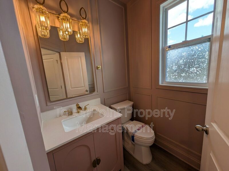 Modern Corner Lot Townhome located in the Ivy Ridge Community in South Carolina ! property image