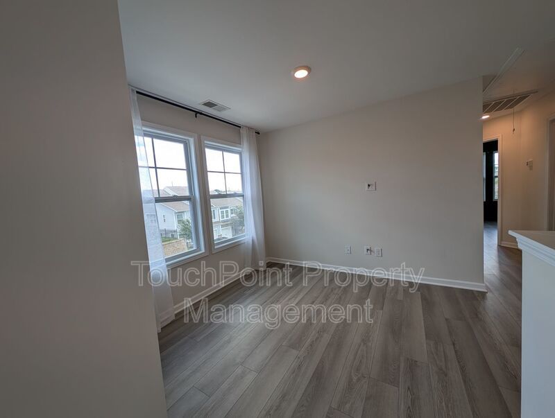 Modern Corner Lot Townhome located in the Ivy Ridge Community in South Carolina ! property image