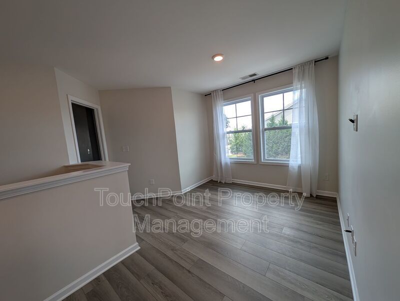 Modern Corner Lot Townhome located in the Ivy Ridge Community in South Carolina ! property image