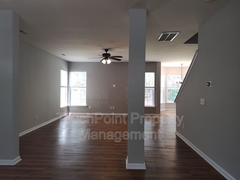 Gorgeous 3 bedroom, 2.5 bath home located in the Falcon Ridge Community! property image