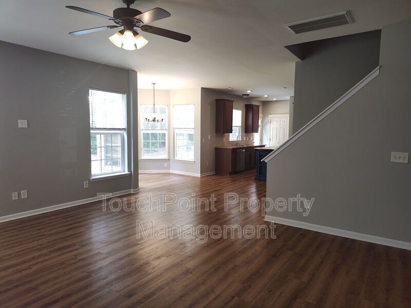 Gorgeous 3 bedroom, 2.5 bath home located in the Falcon Ridge Community! property image