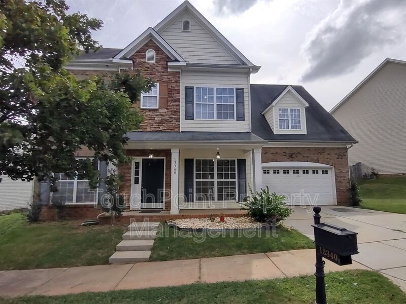 Beautiful Home located in the McCoy Crossing Community! property image