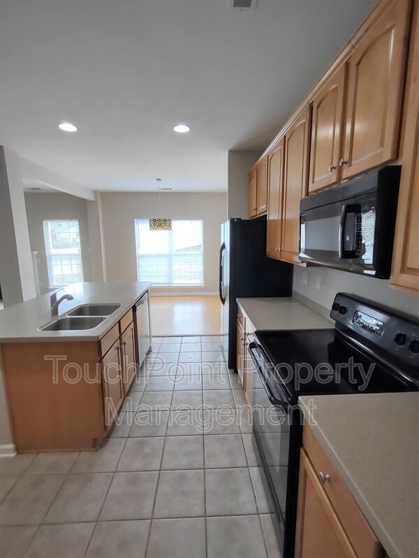 Beautiful Home located in the McCoy Crossing Community! property image