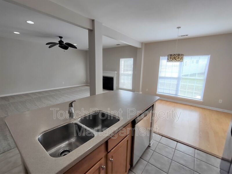Beautiful Home located in the McCoy Crossing Community! property image