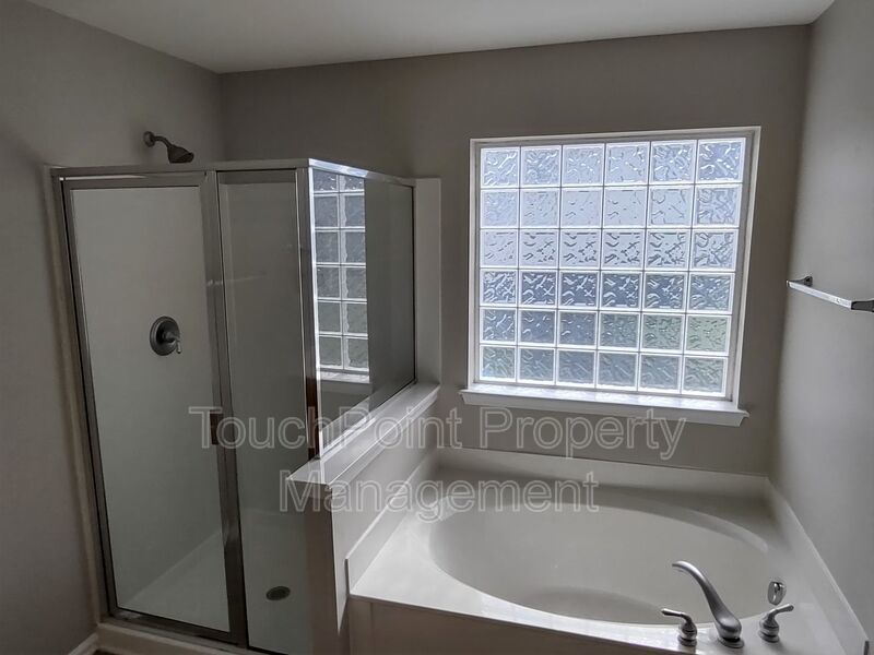 Beautiful Home located in the McCoy Crossing Community! property image