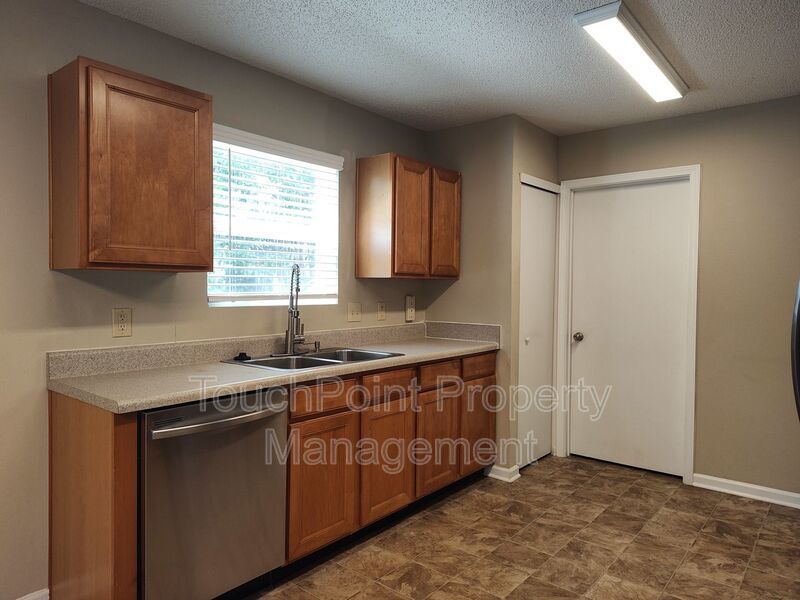 Spacious two story home located in Waxhaw! property image