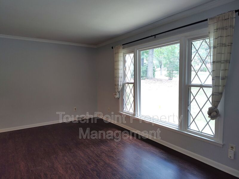 Charming split level home located in the Mcclintock Woods Community in Charlotte! property image