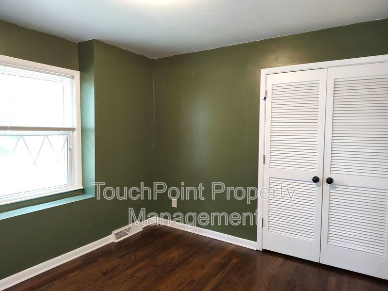 Charming split level home located in the Mcclintock Woods Community in Charlotte! property image