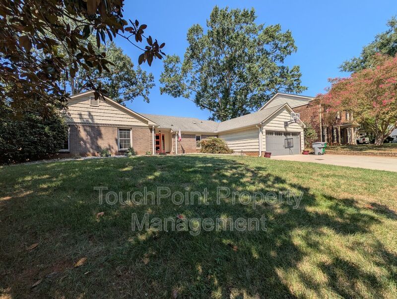 Beautiful Ranch Style Home located in The Downs Grant Community! property image