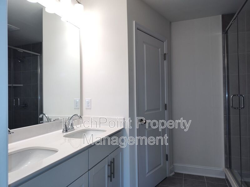 3 Bedroom, 2.5 Bath Townhome located in Paddlers Cove! property image