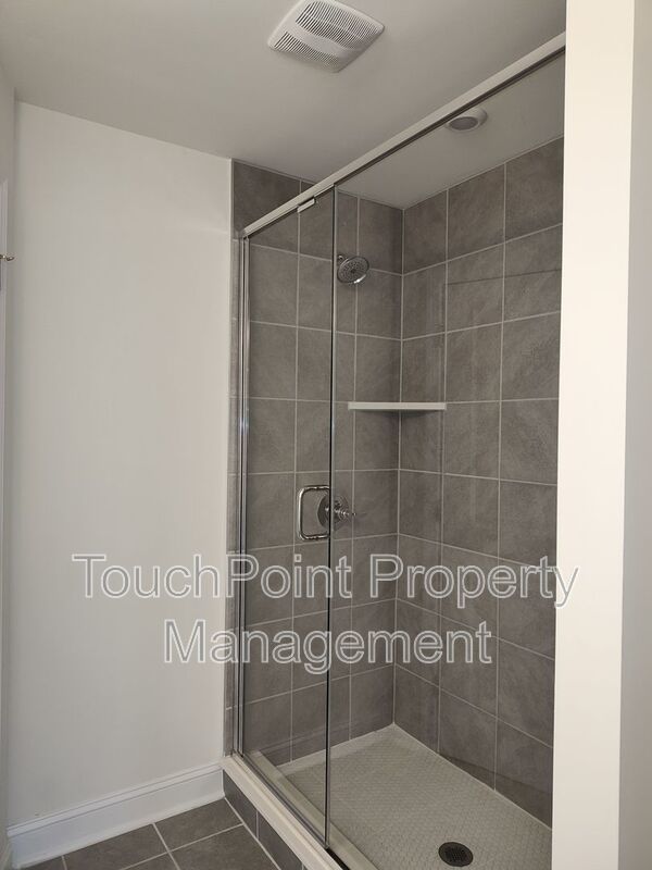 3 Bedroom, 2.5 Bath Townhome located in Paddlers Cove! property image