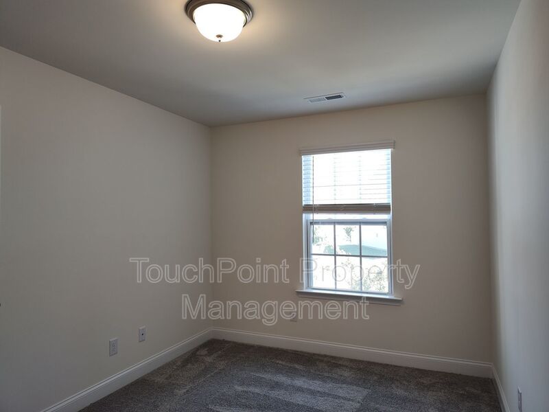 3 Bedroom, 2.5 Bath Townhome located in Paddlers Cove! property image