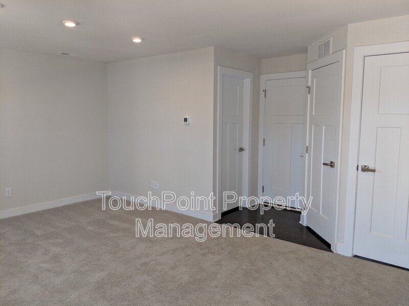 Beautiful 3 story, 3 Bedroom, 2.5 Bathroom Townhome Located in the Oakhurst Community! property image