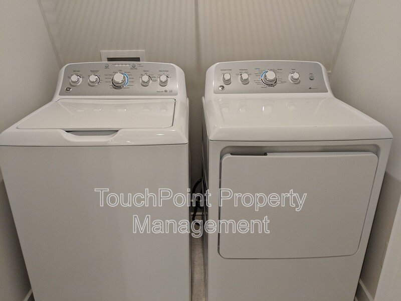 Beautiful 3 story, 3 Bedroom, 2.5 Bathroom Townhome Located in the Oakhurst Community! property image