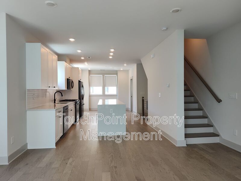 Gorgeous 3-story townhome located in Sky Terrace Towns! property image