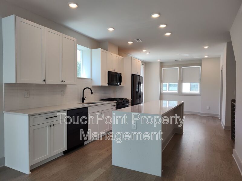 Gorgeous 3-story townhome located in Sky Terrace Towns! property image