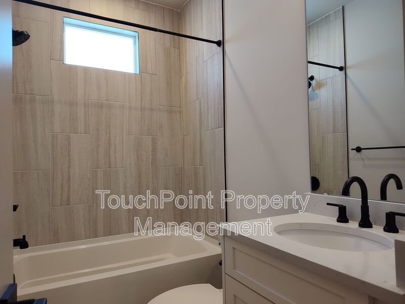 Gorgeous 3-story townhome located in Sky Terrace Towns! property image