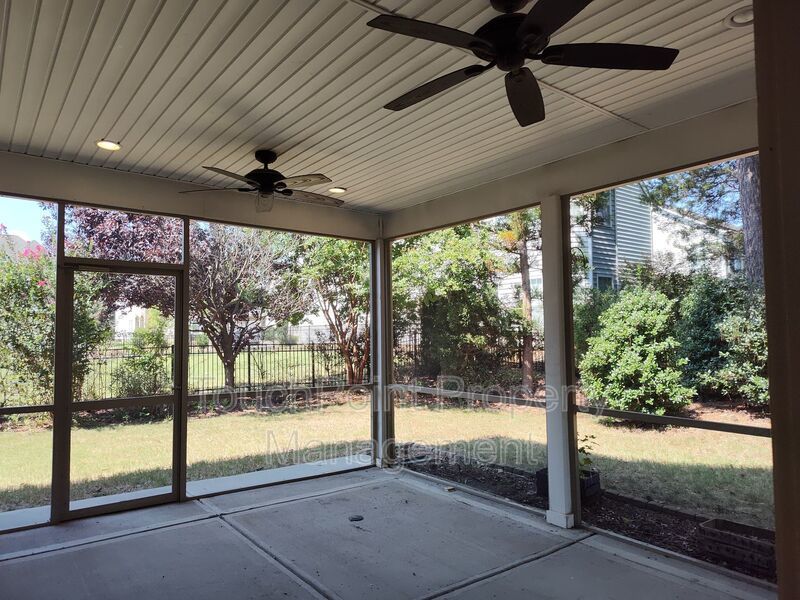 Beautiful home located in the Ardrey Woods community! property image