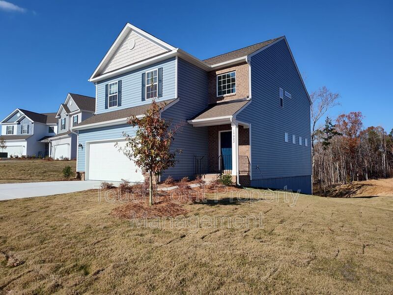 Beautiful 4 beds, 2.5 bath, 2-car garage home located in the Brightwater community! property image