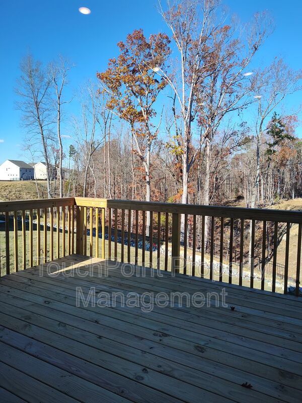 Beautiful 4 beds, 2.5 bath, 2-car garage home located in the Brightwater community! property image