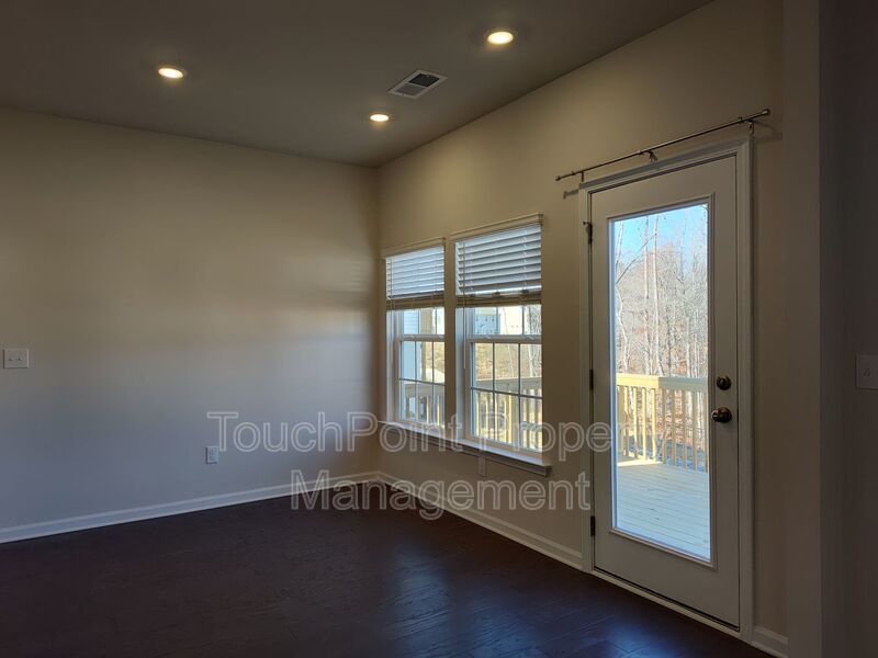 Beautiful 4 beds, 2.5 bath, 2-car garage home located in the Brightwater community! property image