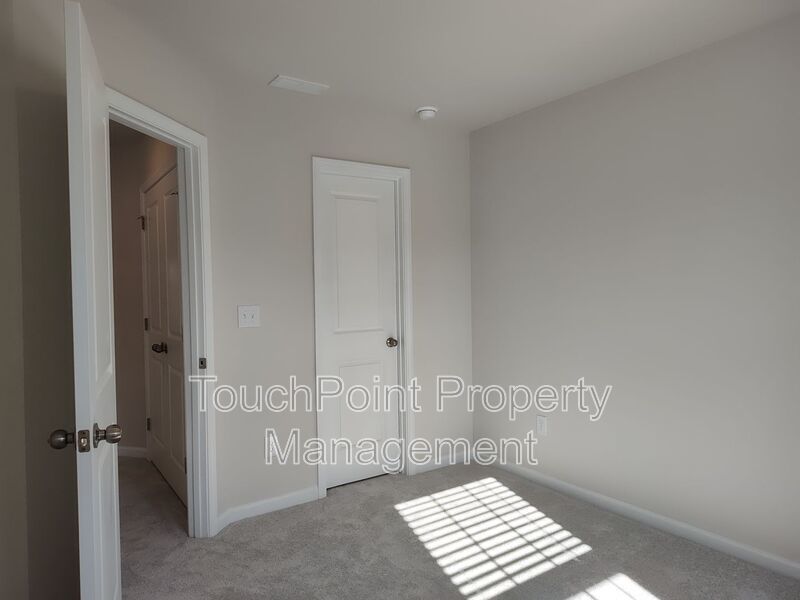 Beautiful 4 beds, 2.5 bath, 2-car garage home located in the Brightwater community! property image