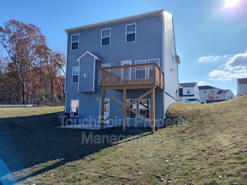 Beautiful 4 beds, 2.5 bath, 2-car garage home located in the Brightwater community! property image